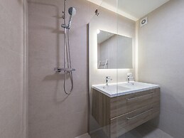 Bright Apartment With Kitchen