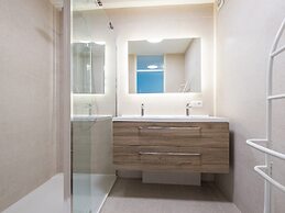 Bright Apartment With Kitchen