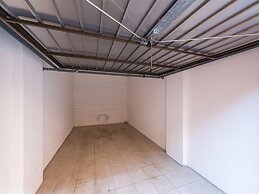 Bright Apartment With Kitchen