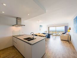 Bright Apartment With Kitchen