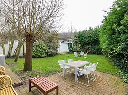 Beautiful Bungalow With Garden