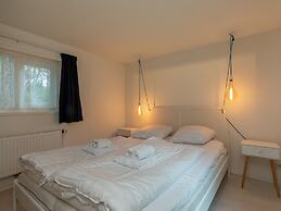 Beautiful Bungalow With Garden