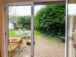 Beautiful Bungalow With Garden