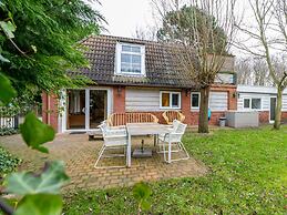 Beautiful Bungalow With Garden