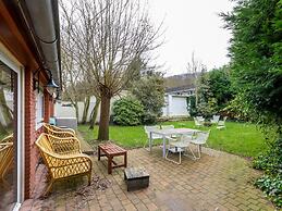 Beautiful Bungalow With Garden