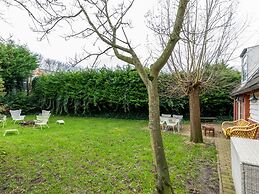 Beautiful Bungalow With Garden