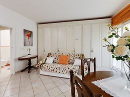 Modern Apartment in Bardolino With Terrace