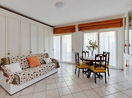 Modern Apartment in Bardolino With Terrace