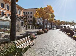 Modern Apartment in Bardolino With Terrace