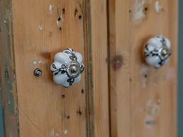 Cosy Holiday Home With Garden