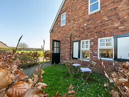 Cosy Holiday Home With Garden