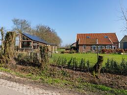 Cosy Holiday Home With Garden