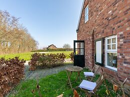 Cosy Holiday Home With Garden