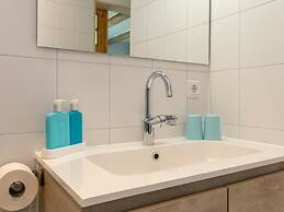 Cosy Holiday Home With Garden