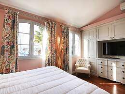 Lovely Holiday Home in Port Grimaud With Terrace