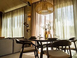 Luxury Holiday Home With Private Swimming Pool and Sauna, in the Achte