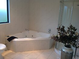 Howick Luxury Large Home