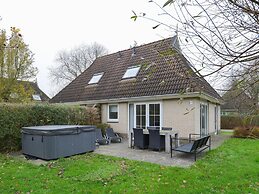 Holiday Home With Sauna & Outdoor spa in Earnewald