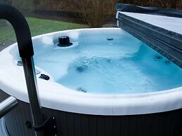 Holiday Home With Sauna & Outdoor spa in Earnewald