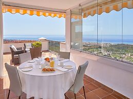 Belvilla by OYO La Zenaida II