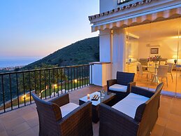 Belvilla by OYO La Zenaida II