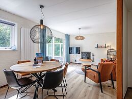 Cozy Holiday Home in Den Burg With hot tub