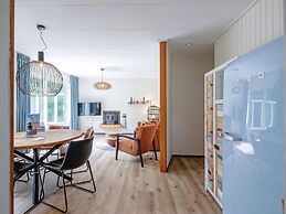 Cozy Holiday Home in Den Burg With hot tub