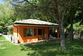 Luxurious Bungalow in Garda With Swimming Pool