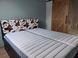 Comfortable Holiday Home With Garden