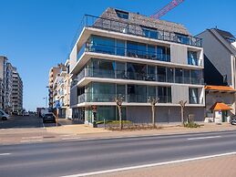 Corner Apartment Near the Center