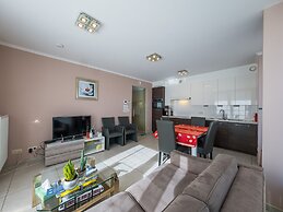 Corner Apartment Near the Center