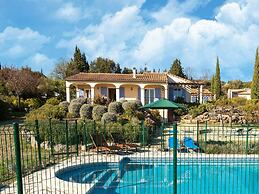 Tranquil Holiday Home With Private Pool