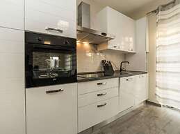 Nicoll With Pool, 50 m From the Beach