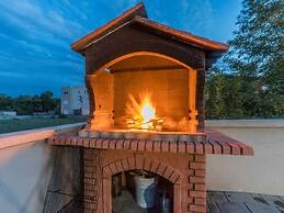 Nicoll With Pool, 50 m From the Beach