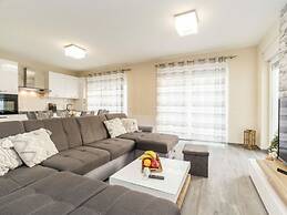 Nicoll With Pool, 50 m From the Beach