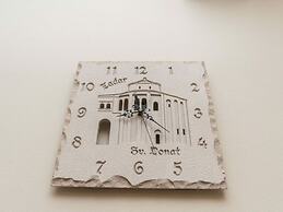 Nicoll With Pool, 50 m From the Beach