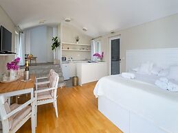 Villa Lola - Four Bedroom Villa With Sea View