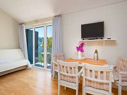 Villa Lola - Four Bedroom Villa With Sea View