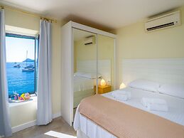 Villa Lola - Four Bedroom Villa With Sea View