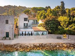 Villa Lola - Four Bedroom Villa With Sea View