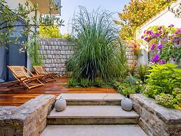 Villa Lola - Four Bedroom Villa With Sea View