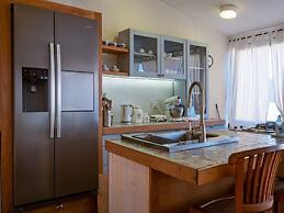 Villa Lola - Four Bedroom Villa With Sea View