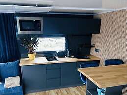 Premium Houseboat Blue Lagoon