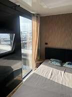 Premium Houseboat Blue Lagoon