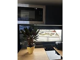 Premium Houseboat Blue Lagoon