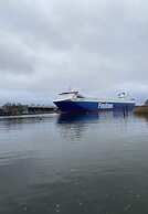 Premium Houseboat Blue Lagoon