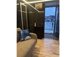 Premium Houseboat Blue Lagoon