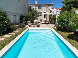 Villa Petit Sergent With Pool, Cinema