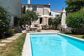 Villa Petit Sergent With Pool, Cinema