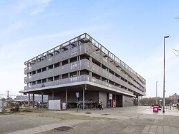 Spacious Studio With Storage Room